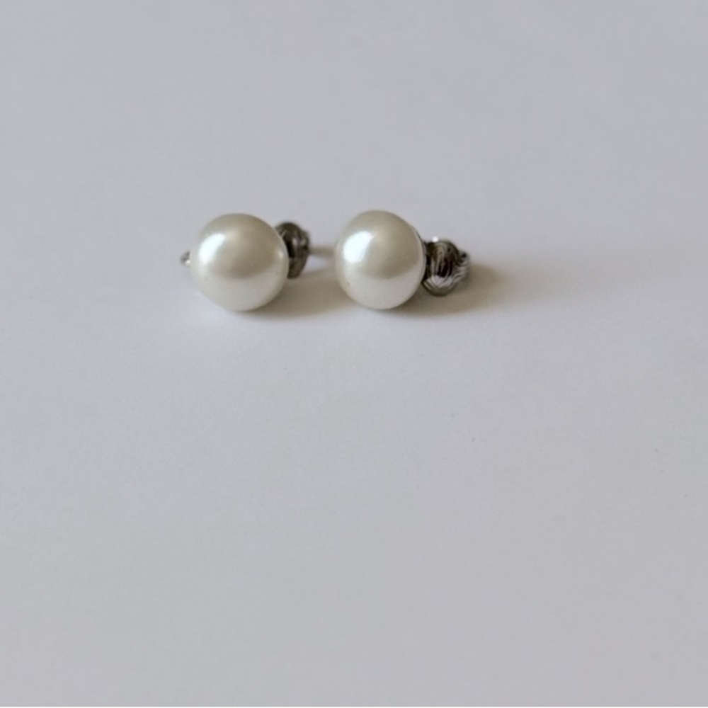 Sarah Coventry Silver Pearl Clip On Earrings